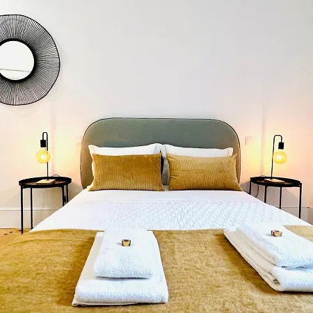 Almada Charming Apartment